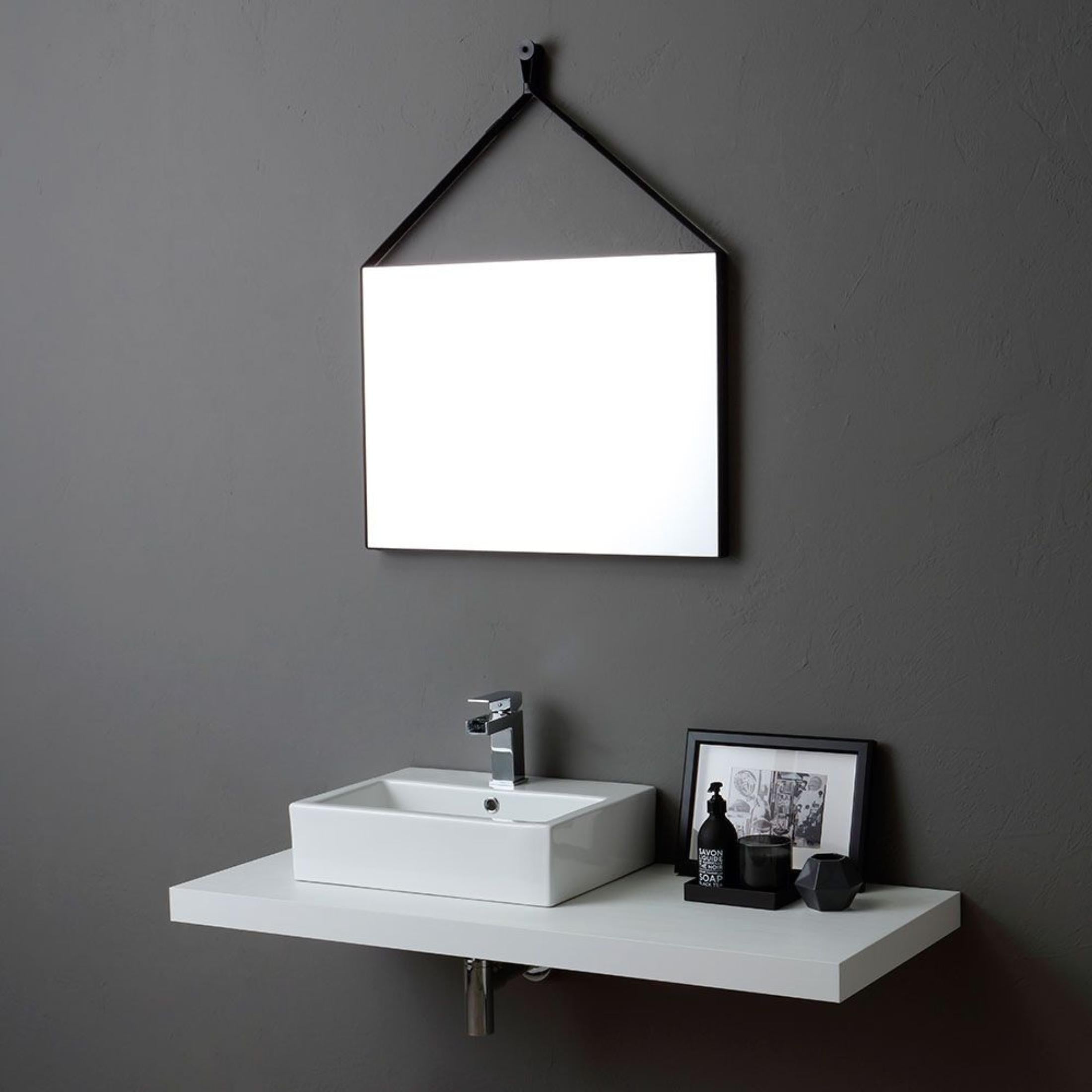 Miroir rectangulaire design « Hillsboro » avec lanière en cuir noir, 70x50 cm